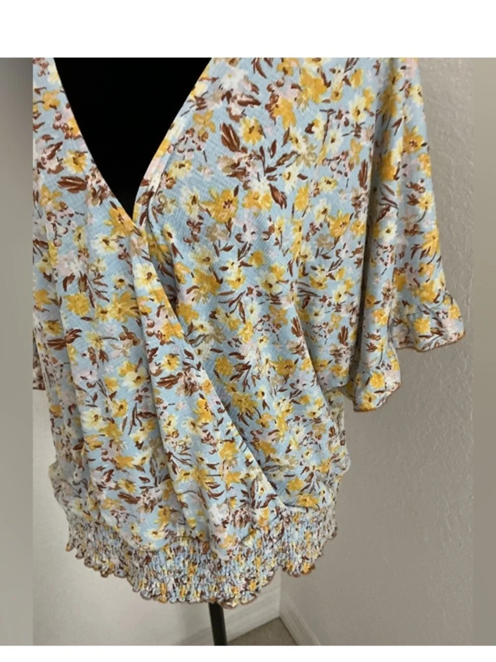 Melloday Floral Wrap Blouse 1X Blue Yellow Smocked Waist Flutter Sleeve - Picture 6 of 13